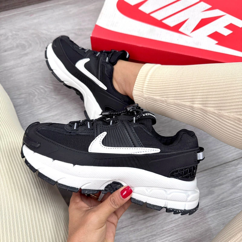 Nike Vomero 5 Roam Dama - imagen 4